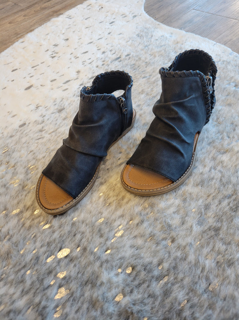 Delilah blowfish sandals